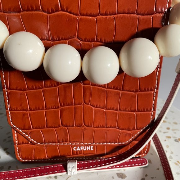 Cafune Bellows Crossbody Bag - Picture 9 of 10